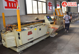 彎管校直機(jī)_風(fēng)機(jī)盤管表冷器加工設(shè)備